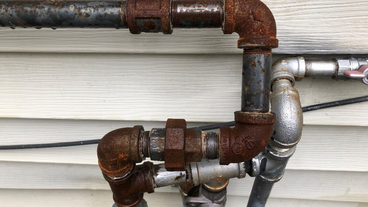 coroded pipes